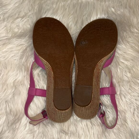 Ugg Pink Gaiana Wedge Sandals - Picture 5 of 7